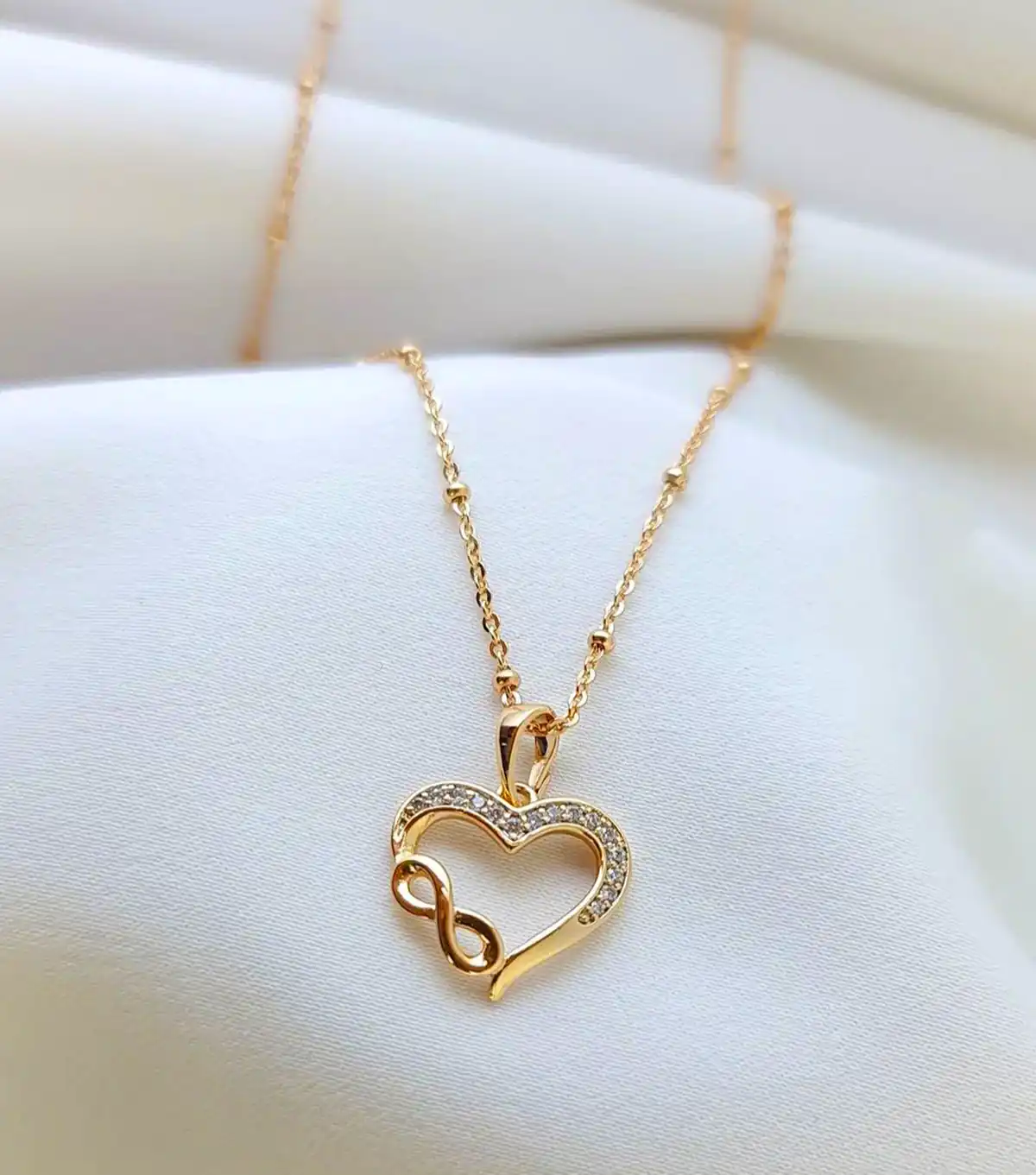 تو گردنی سبک و شیک طلا