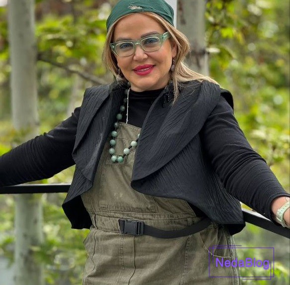 بهاره رهنما در حال خندیدن