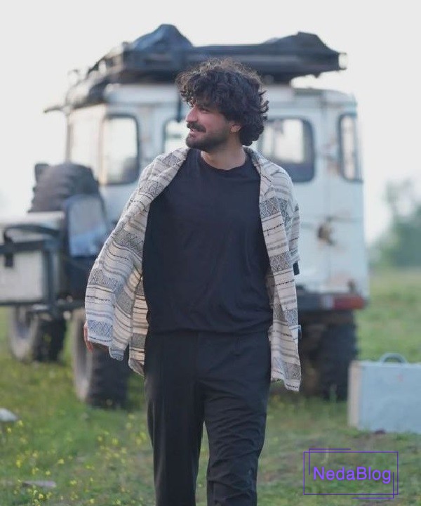 عرفان طهماسبی در حال خندیدن