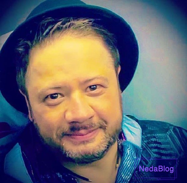 ژست بامزه علی صادقی