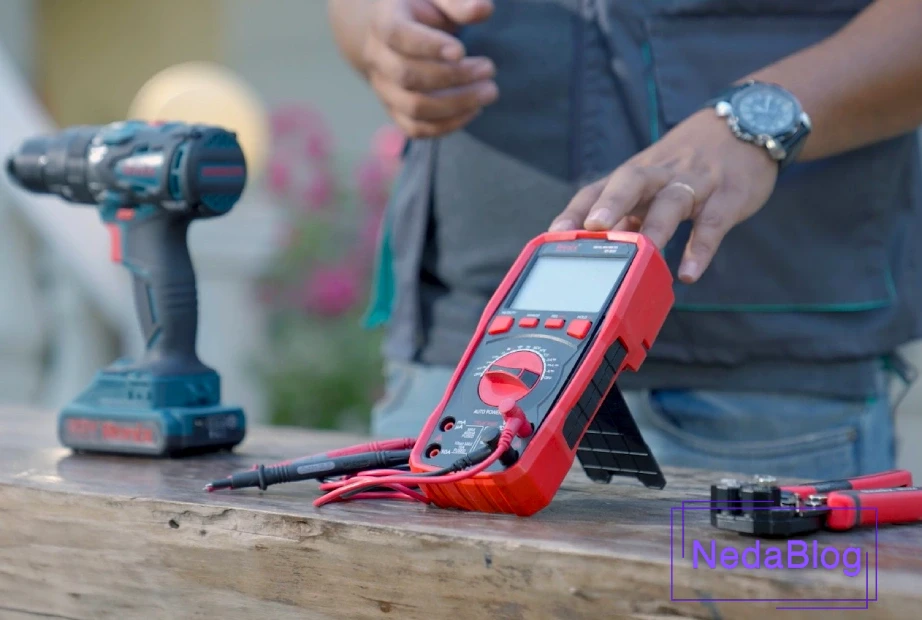 تست تجهیزات منابع تغذیه سوئیچینگ، آداپتورها و پاور سوئیچ‌ها با مولتی‌متر قبل از نصب تجهیزات