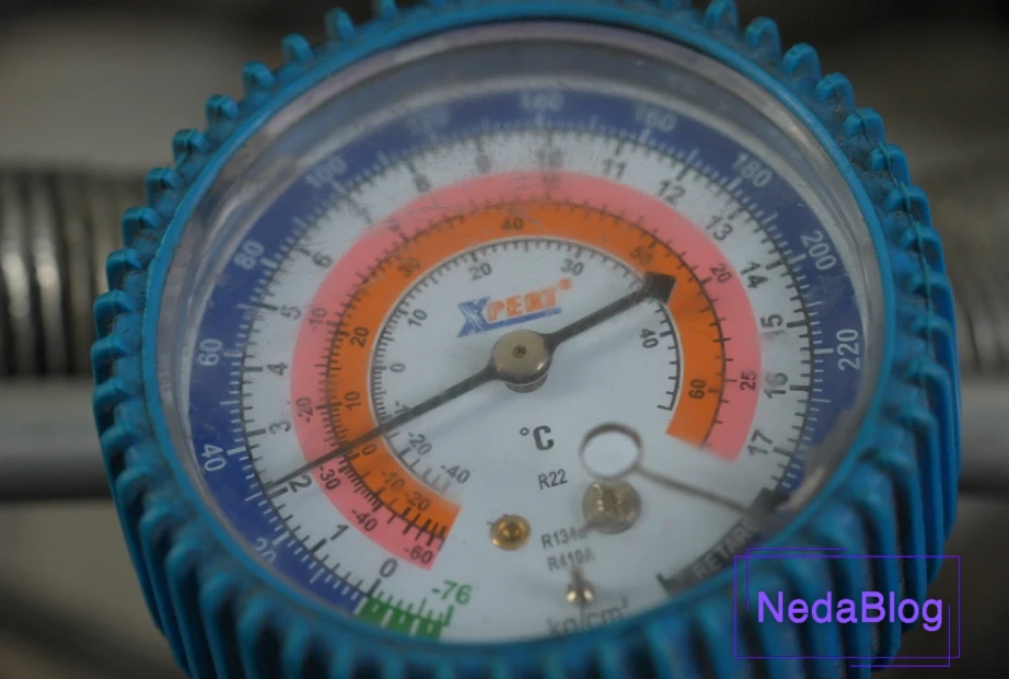 استفاده از گیج برای چک کردن سیکل کولر