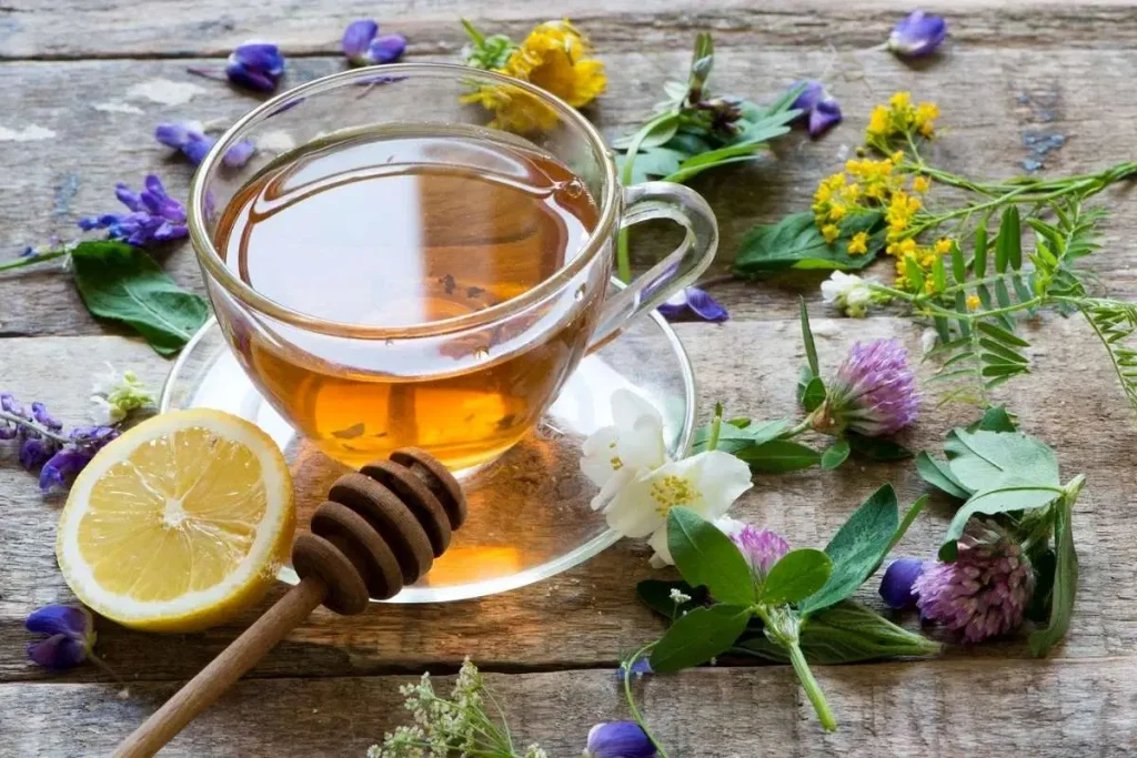 ۷ دمنوش برتر سرماخوردگی را بشناسید / معجزه دمنوشهای گیاهی برای درمان سریع آنفلوآنزا
