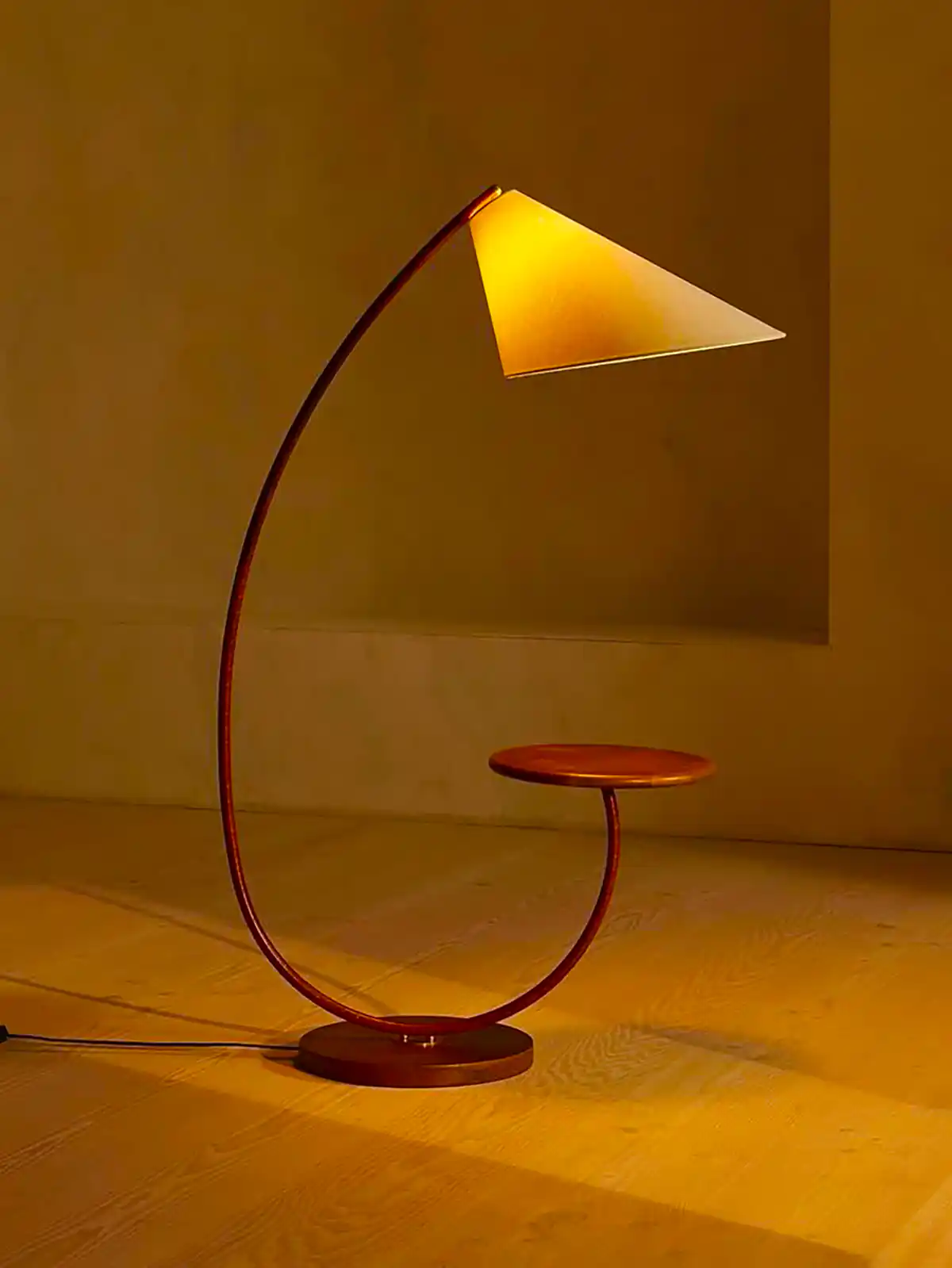 آباژور پایه بلند مینیمال