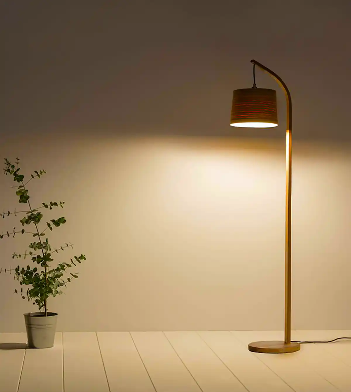 آباژور پایه بلند مینیمال