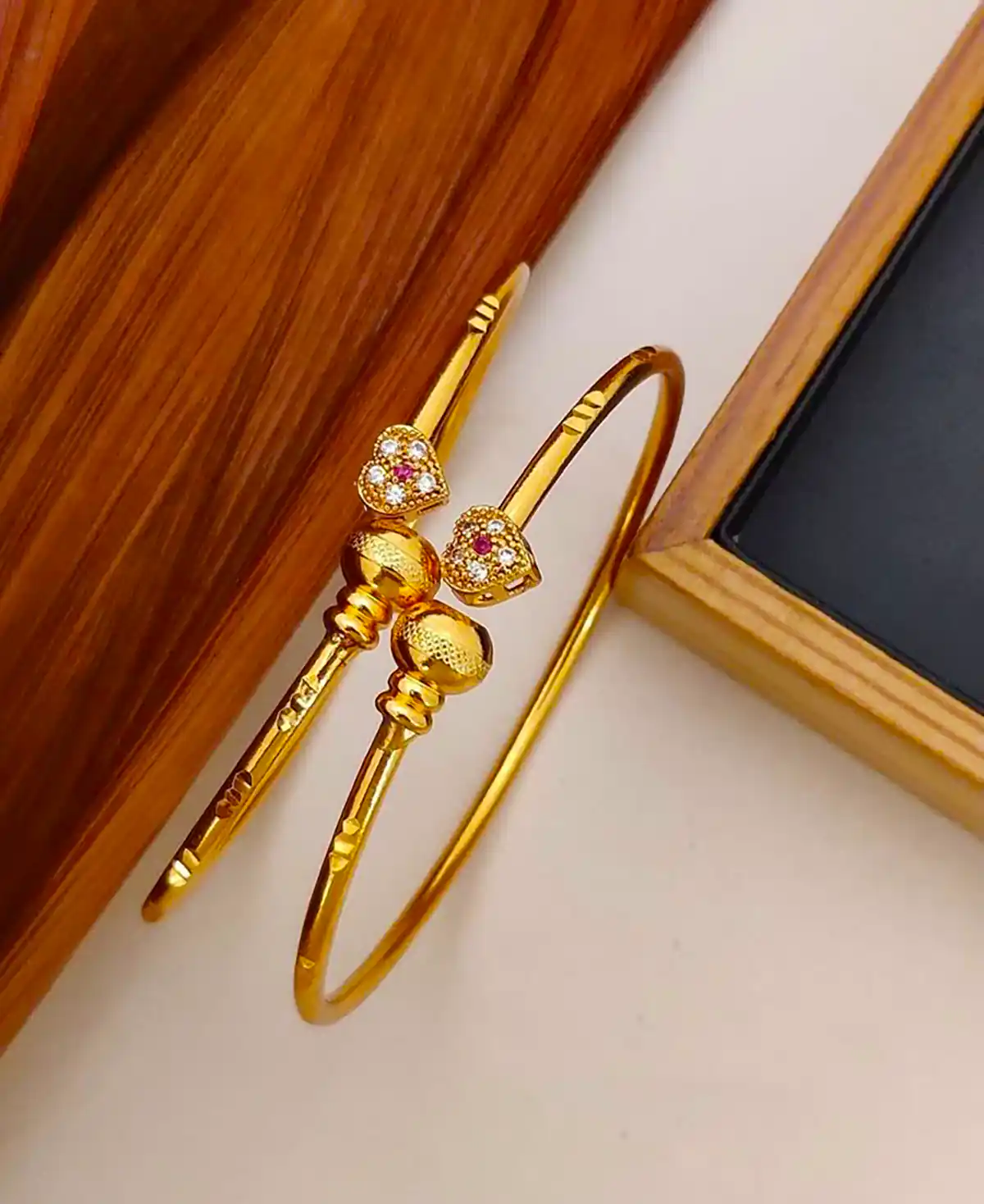 بنگل طلا مدرن