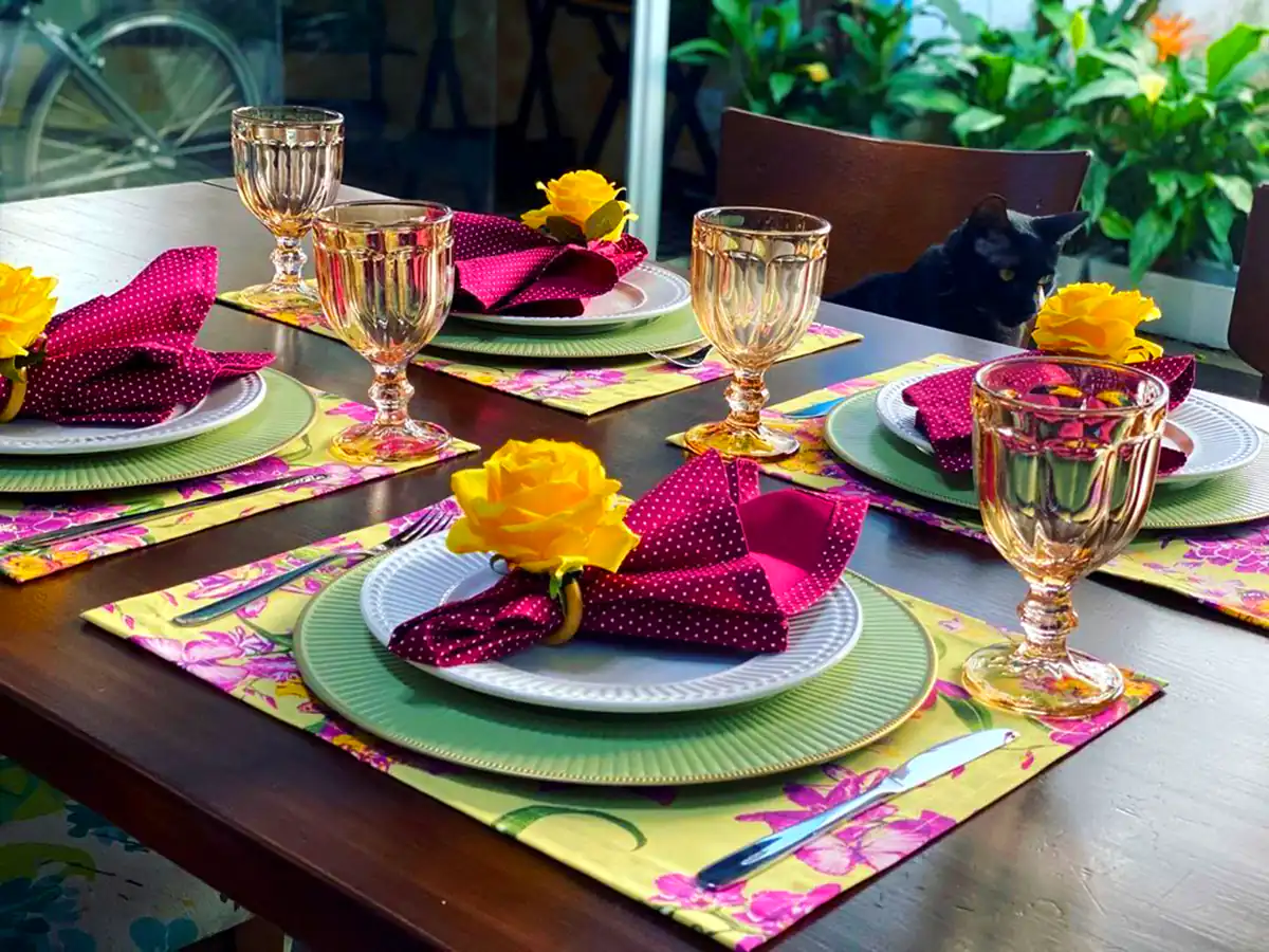 چیدمان ظروف جهیزیه عروس