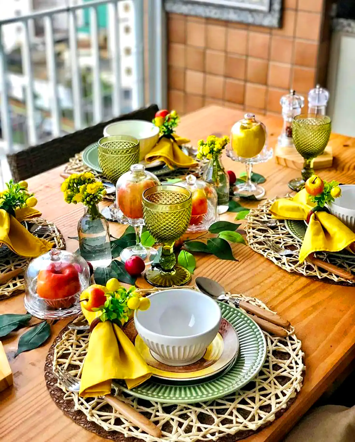 چیدمان ظروف جهیزیه عروس