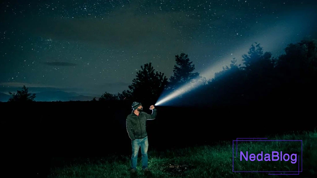 چراغ قوه برای طبیعت‌گردی