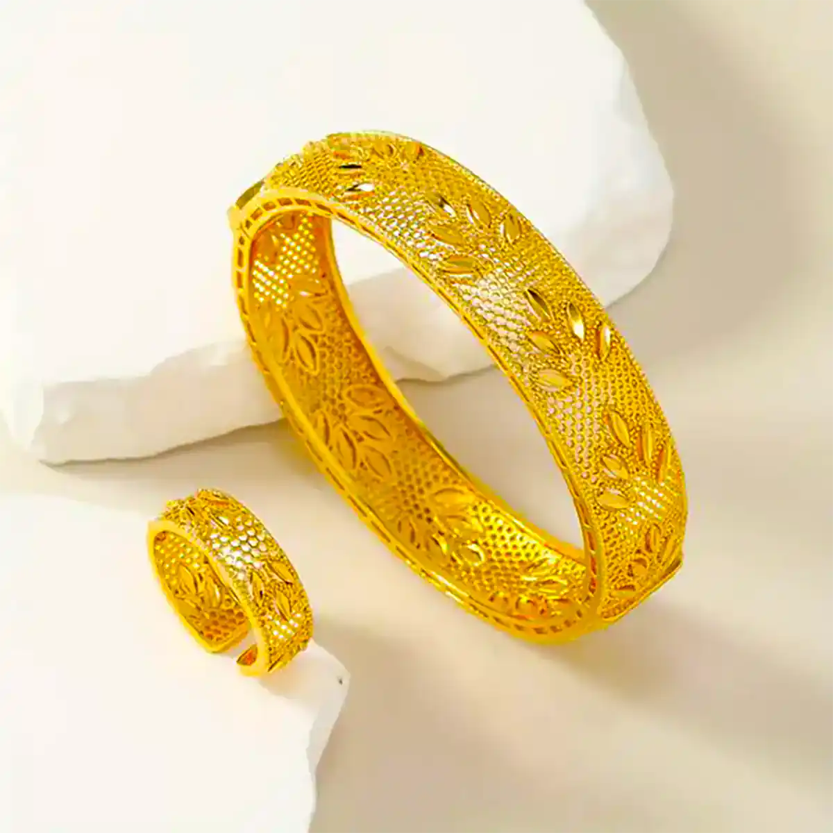 دستبند النگویی طلا