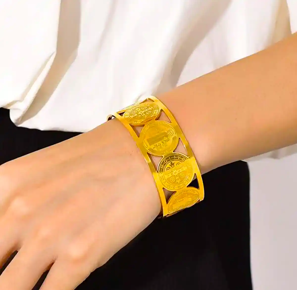 دستبند النگویی طلا