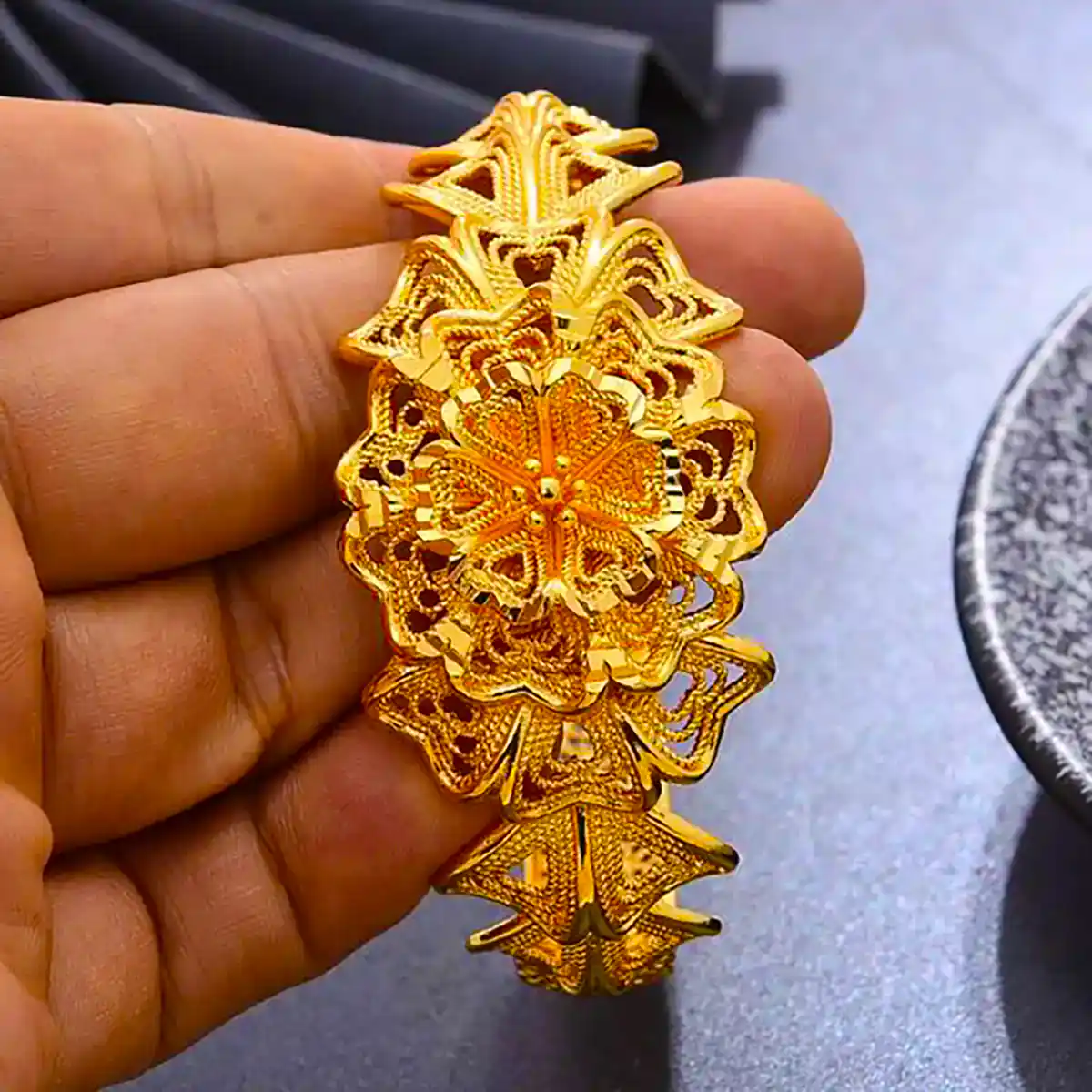 دستبند النگویی طلا