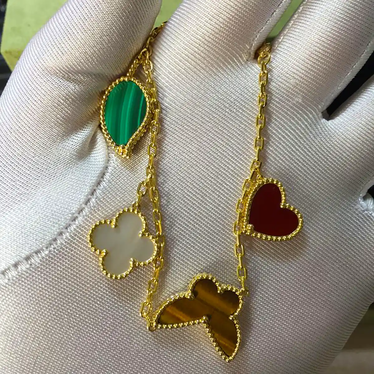 دستبند زنجیری باکلاس