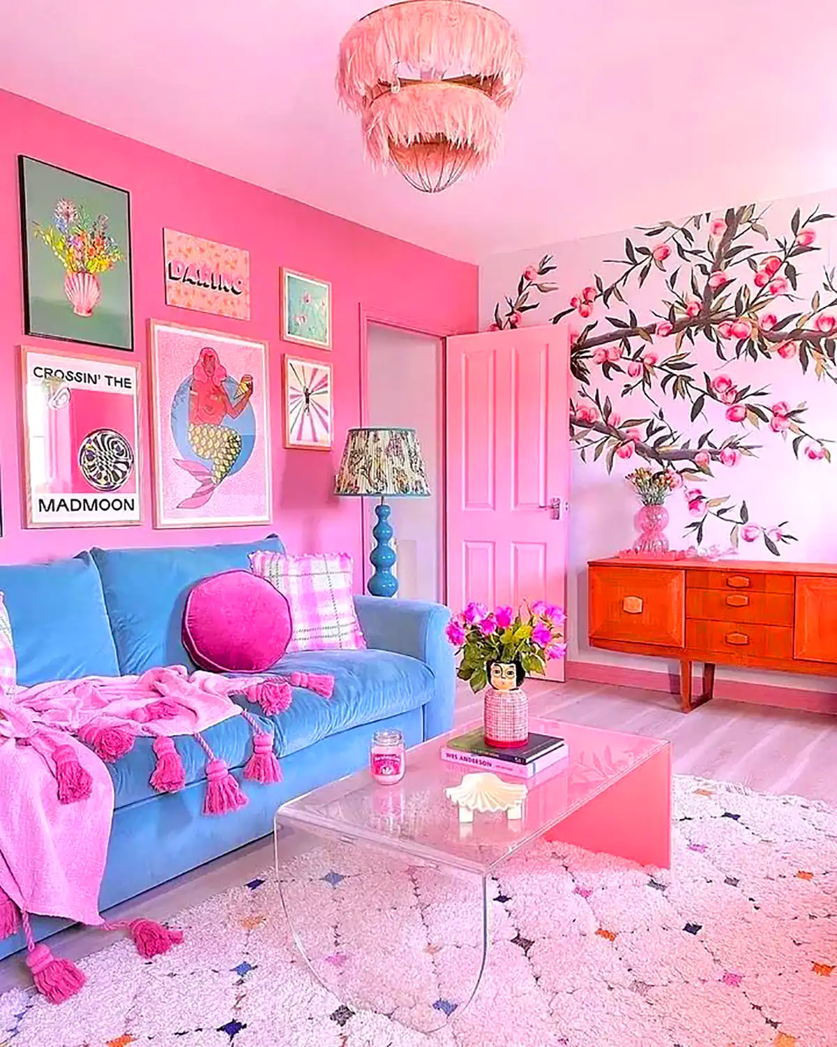 دکور صورتی اتاق تینیجری