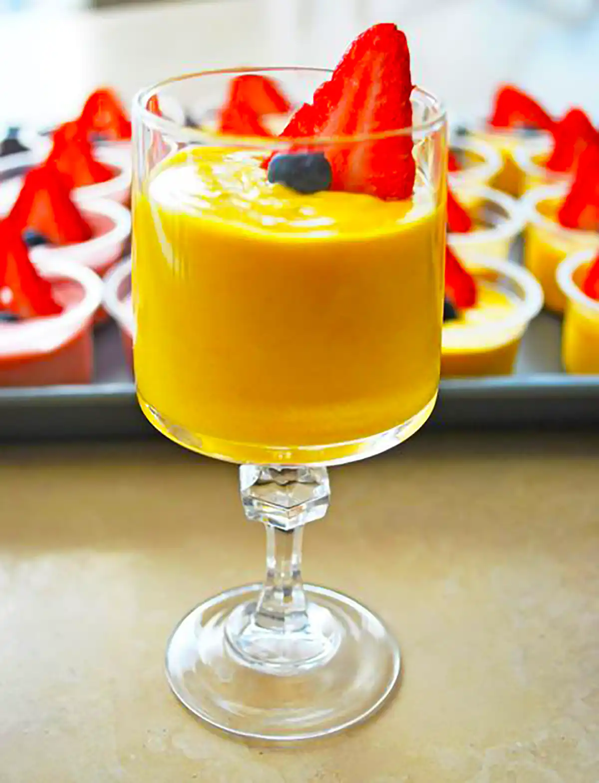 دیزاین دسر میوه ای