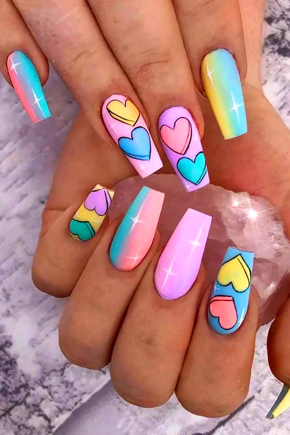 دیزاین فانتزی و کیوت ناخن