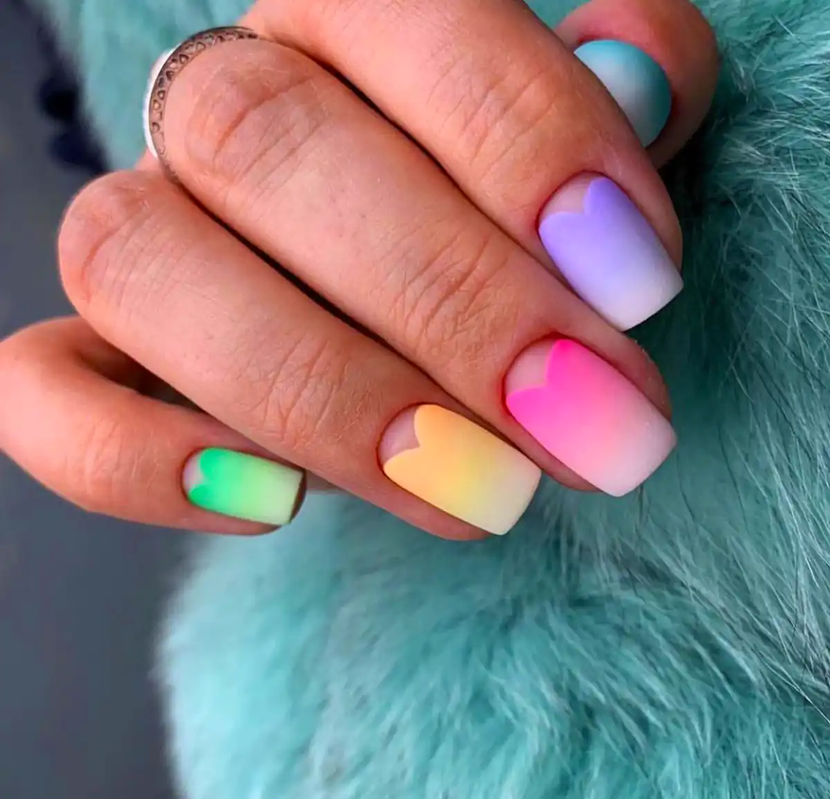 دیزاین پاستیلی روی ناخن