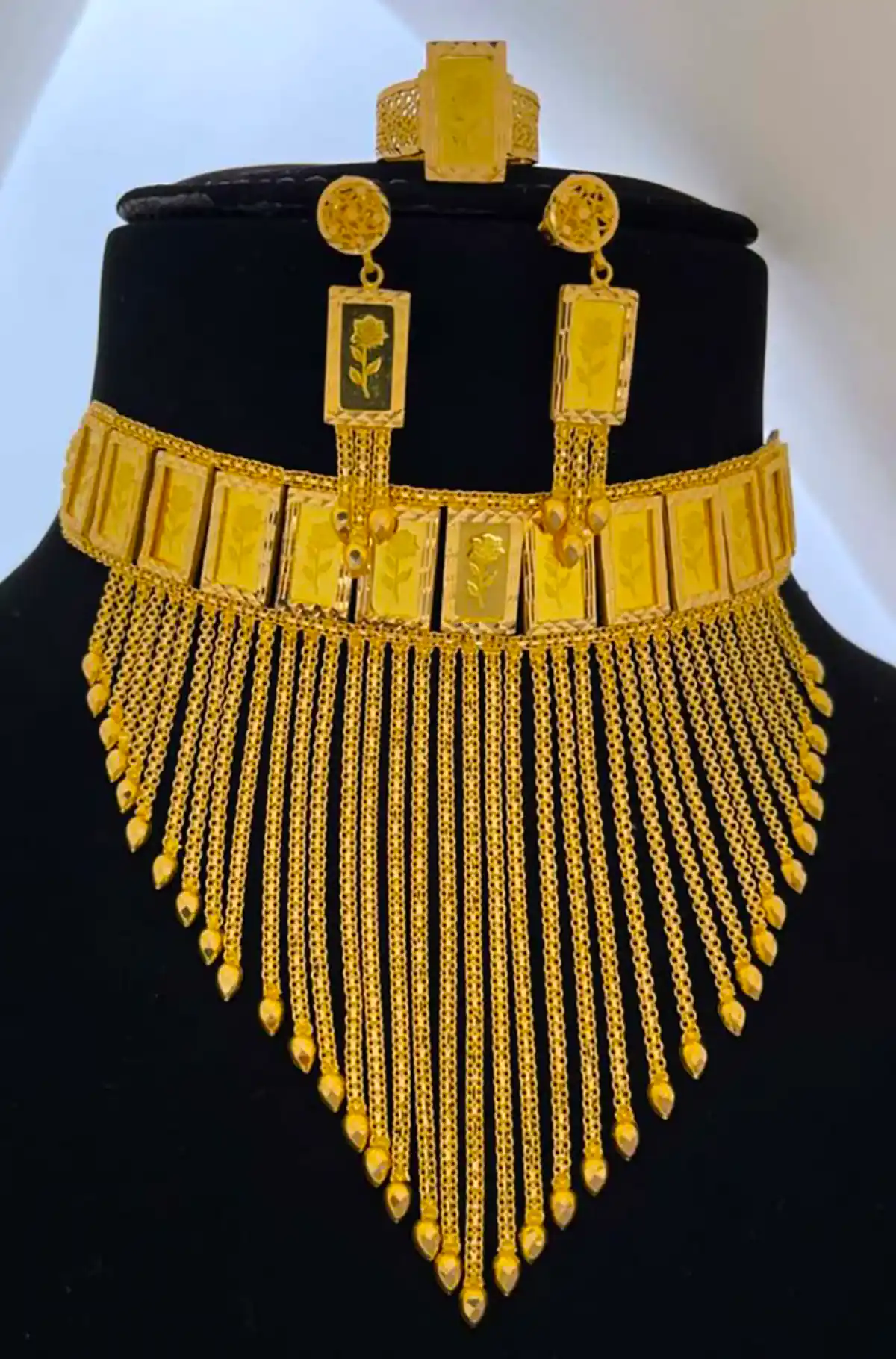 گردنبند رشته ای نما دار شیک