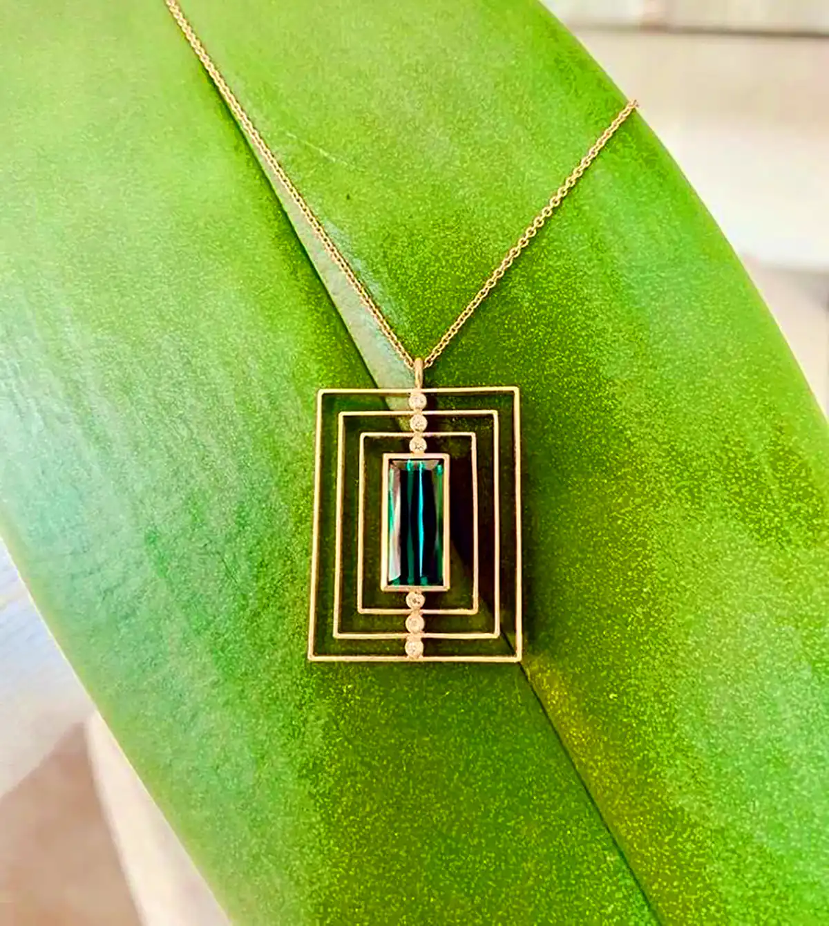 گردنی هندسی مدرن