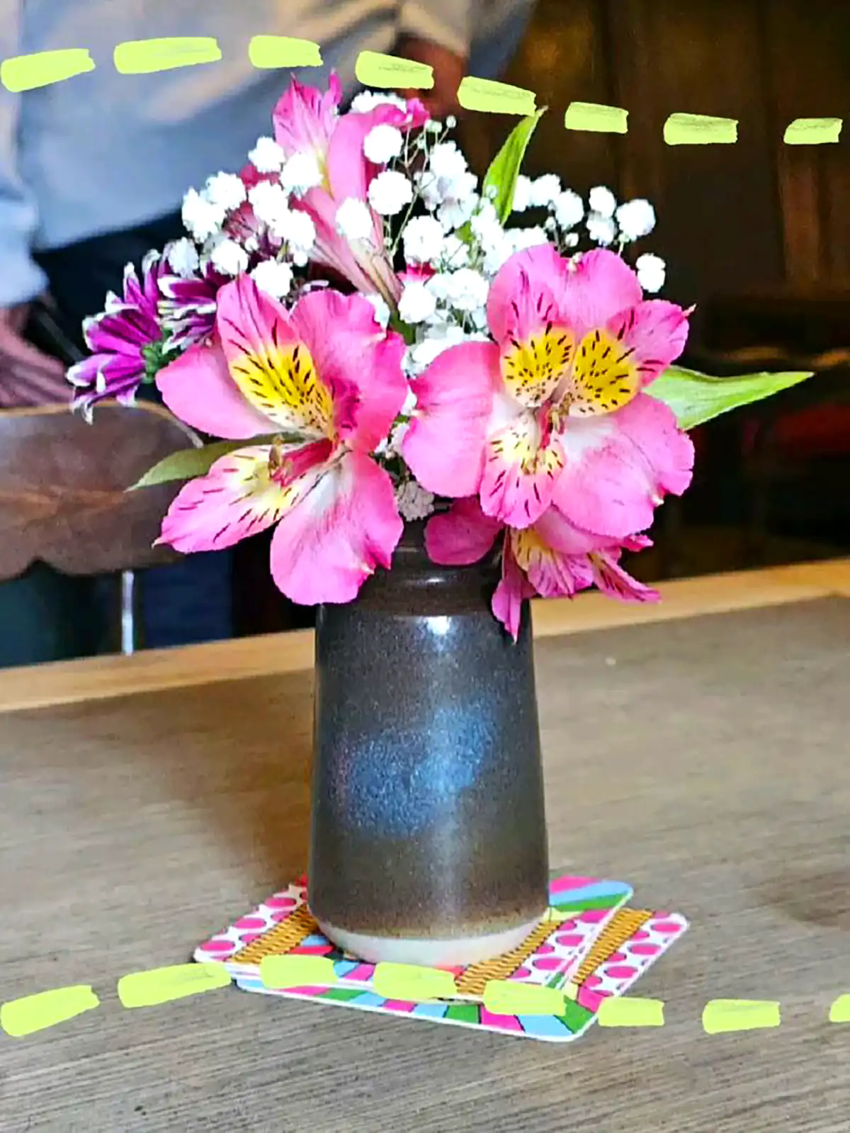 گلدون گل صورتی تزیینی