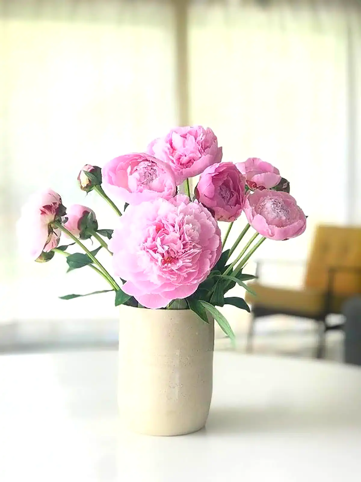 گلدون گل صورتی تزیینی