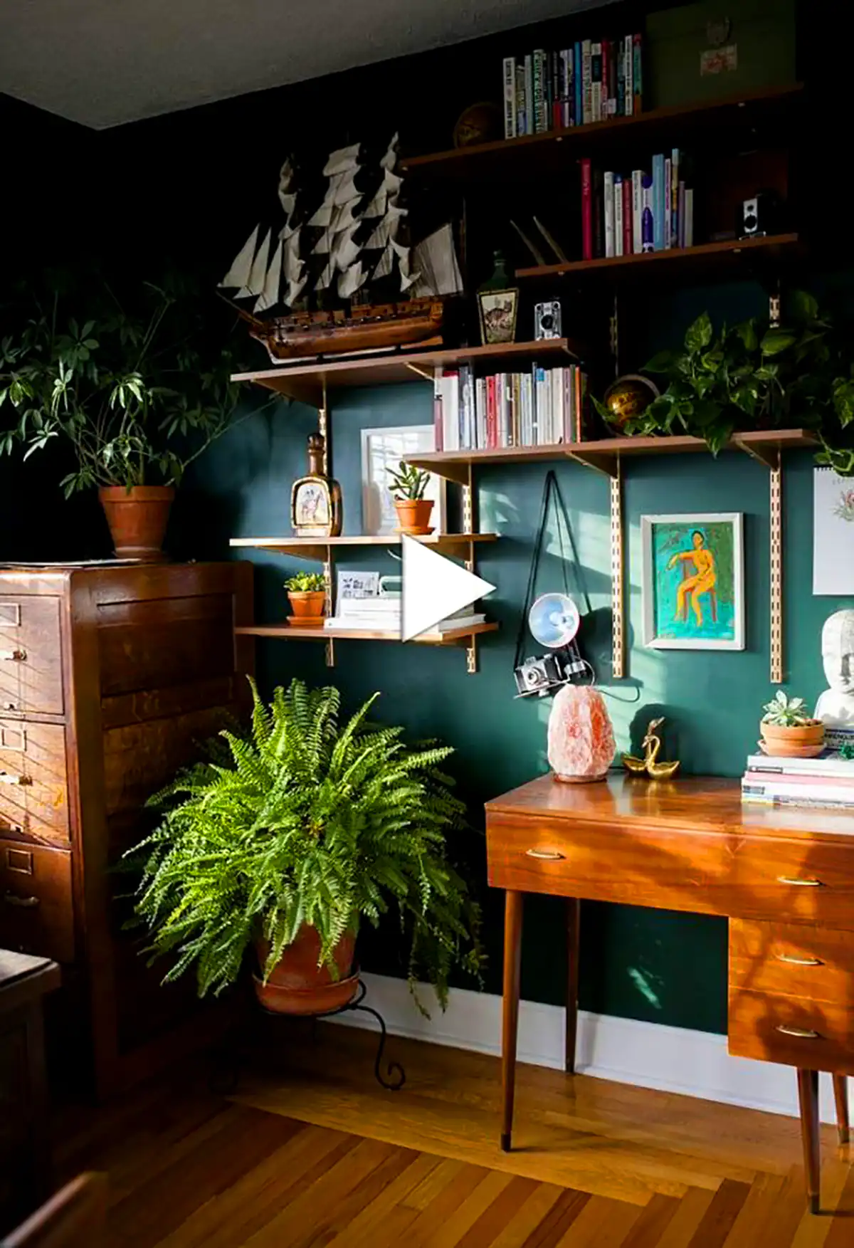 ایده طراحی کلاسیک هوم آفیس