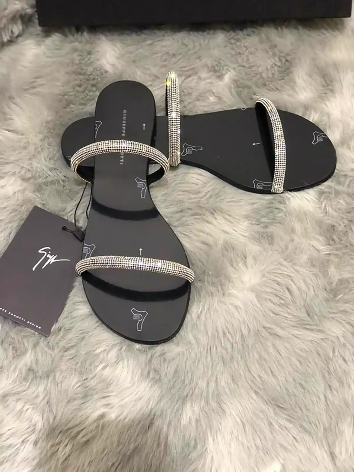 کفش تابستانی لاکچری