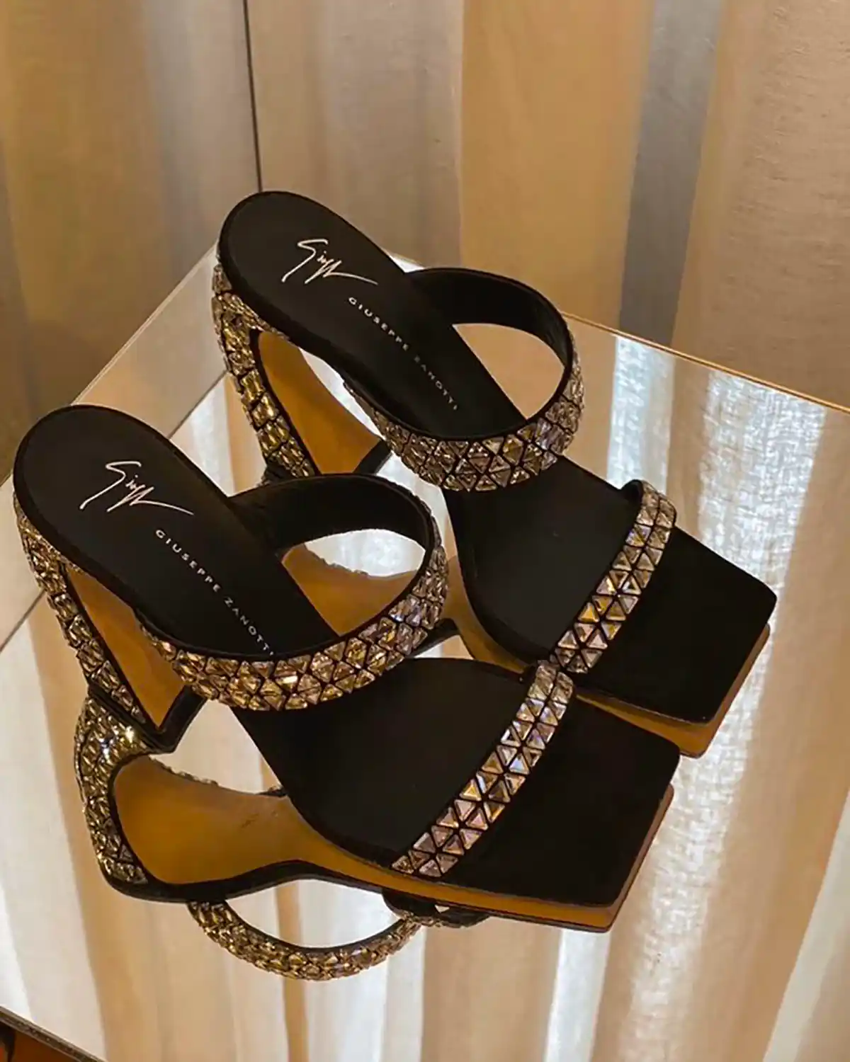 کفش تابستانی لاکچری