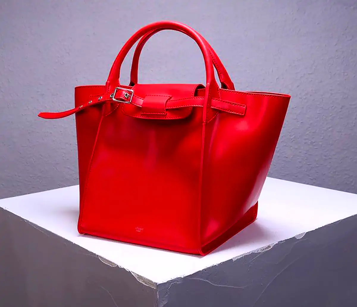 کیف قرمز مجلسی