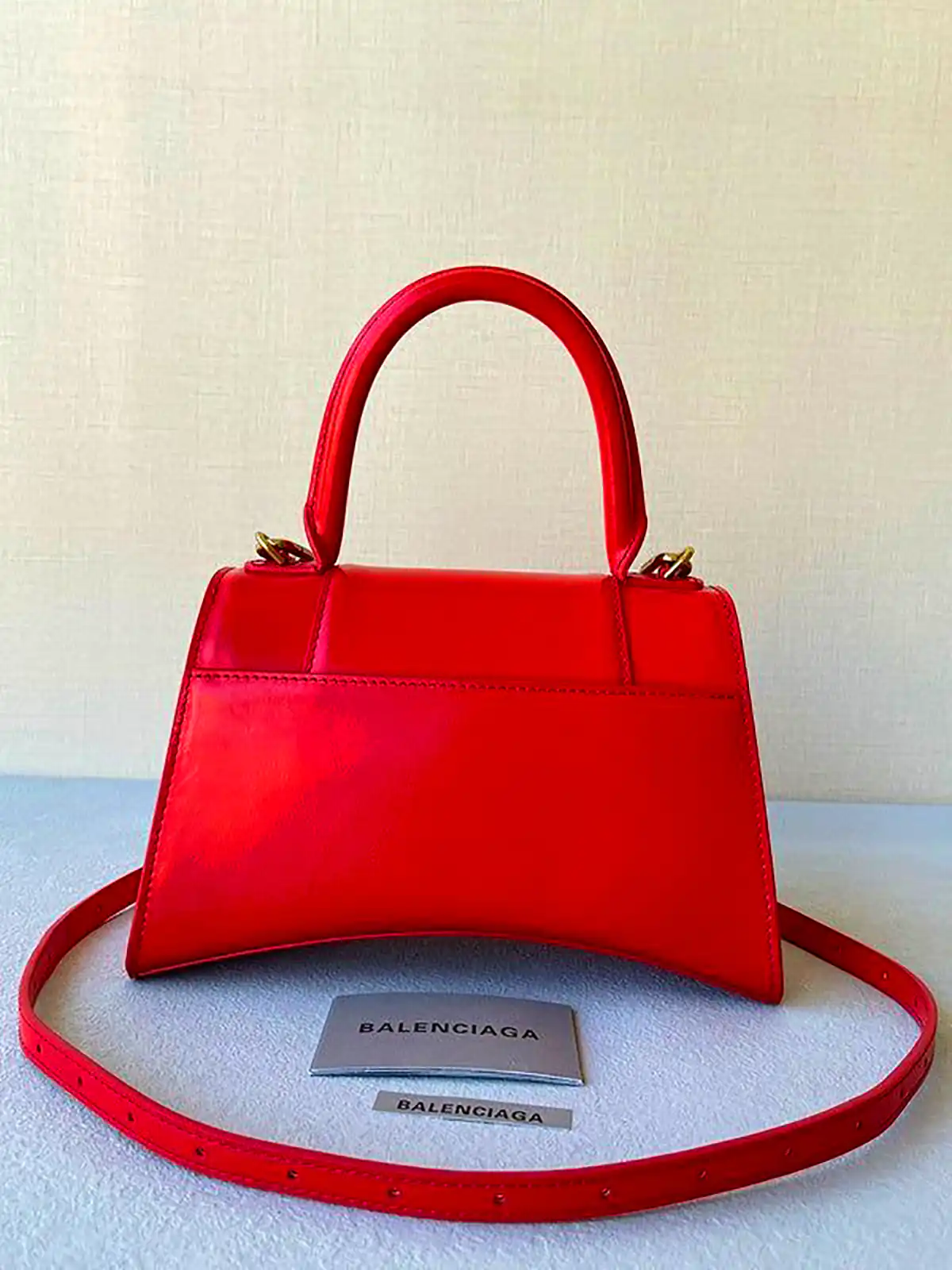 کیف قرمز مجلسی