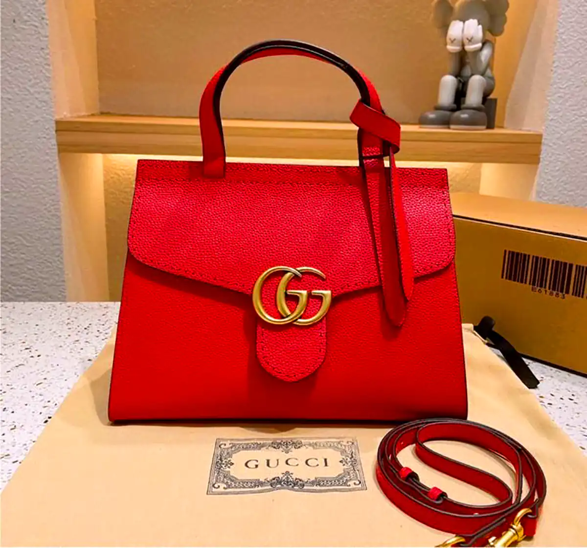 کیف قرمز مجلسی