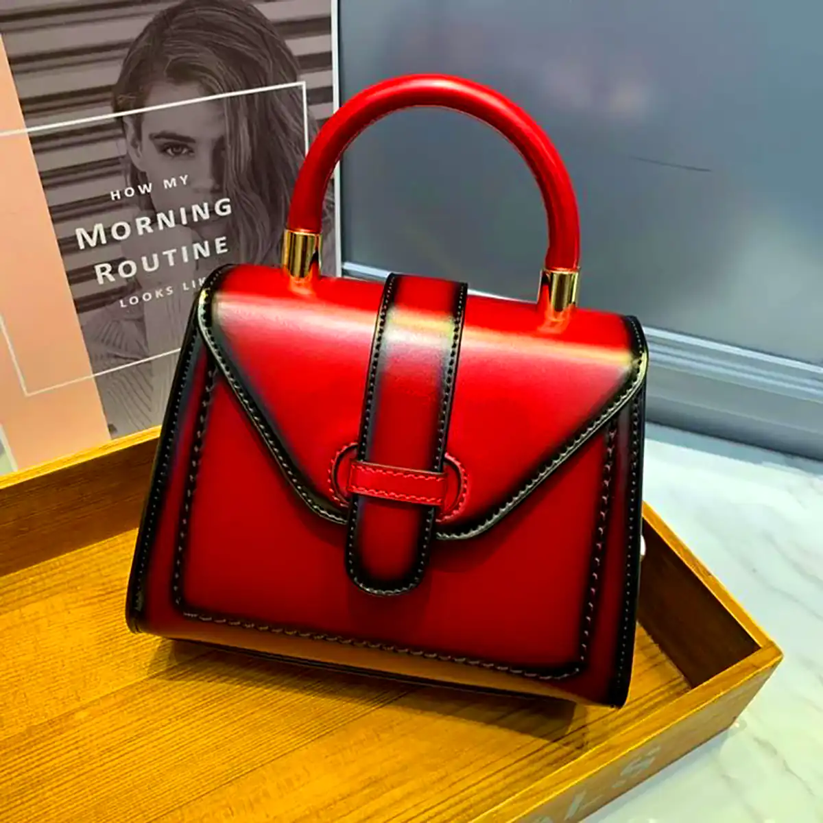 کیف قرمز مجلسی