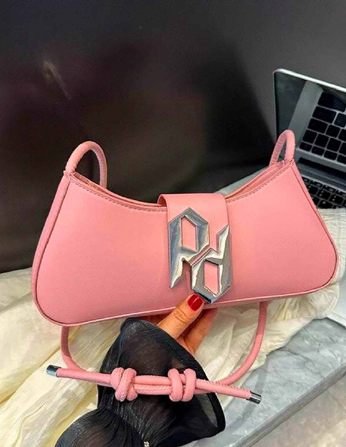 کیف ورنی صورتی