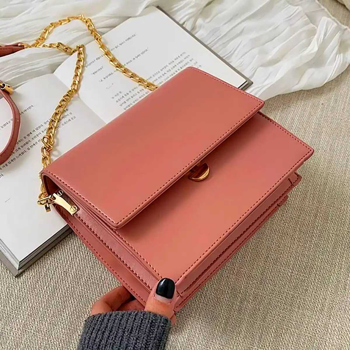 کیف ورنی صورتی