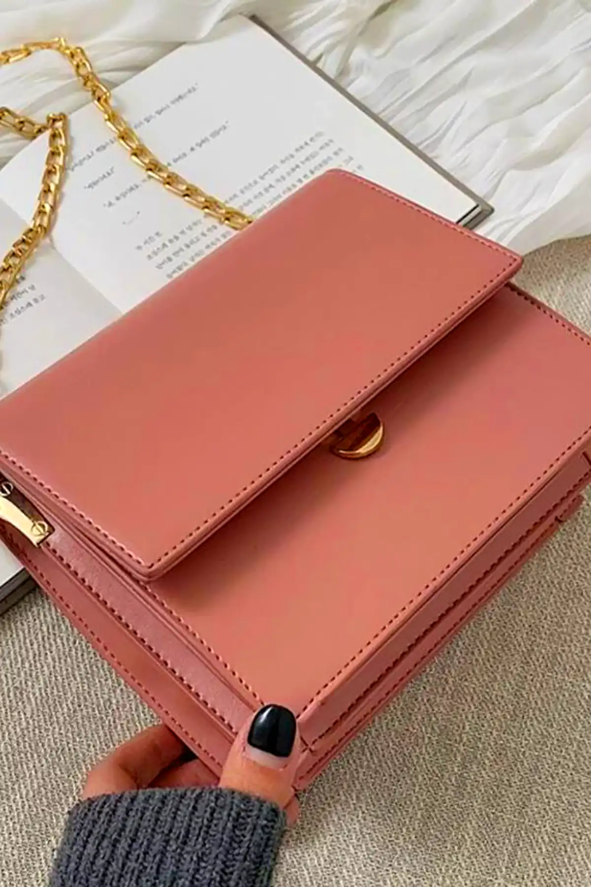 کیف ورنی صورتی