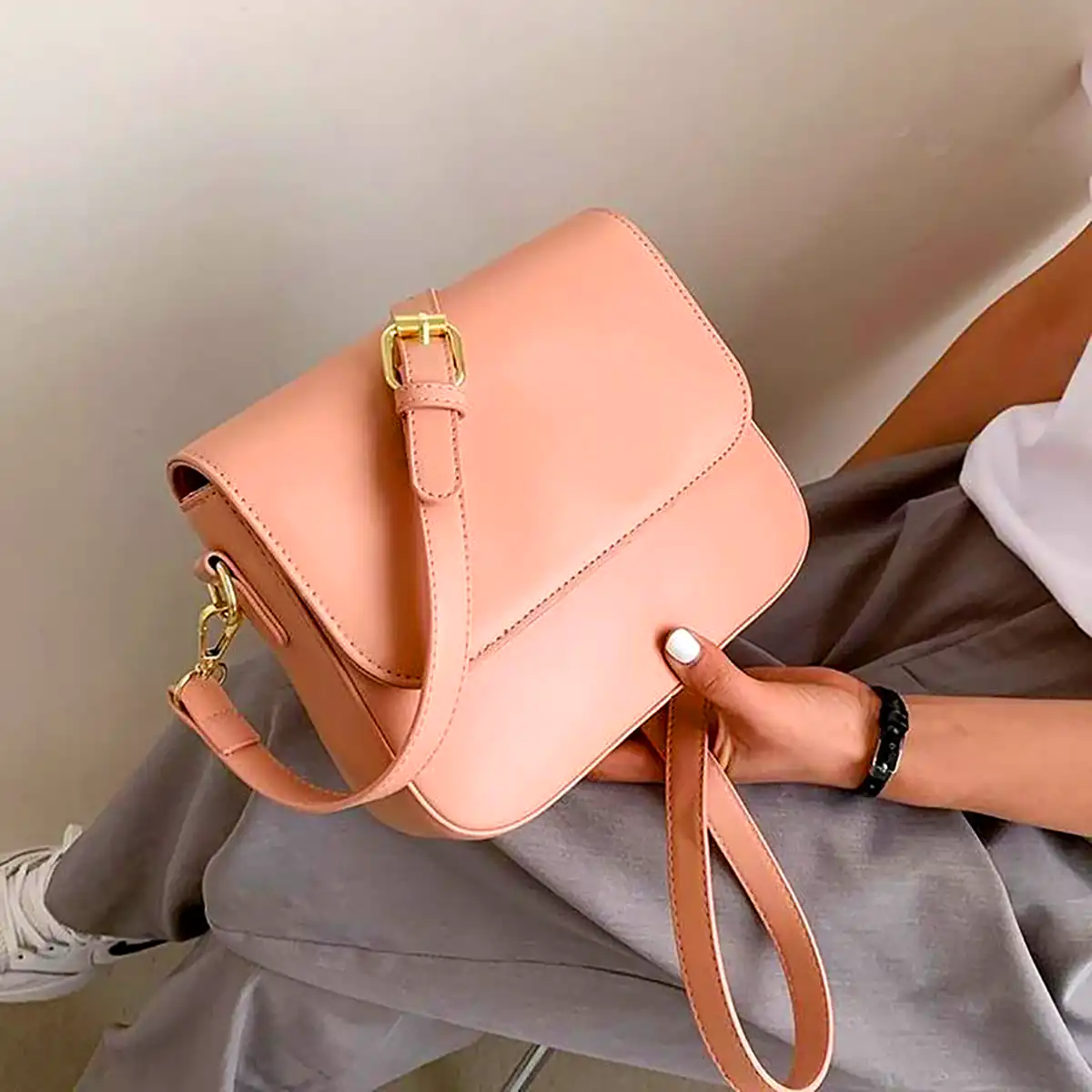 کیف ورنی صورتی