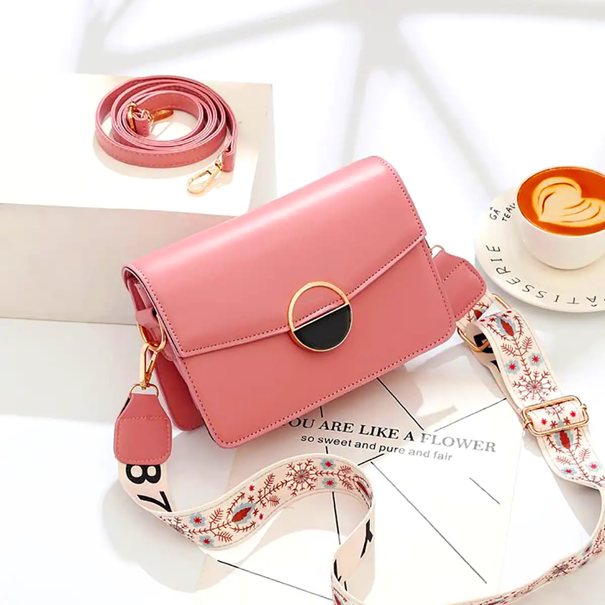 کیف ورنی صورتی