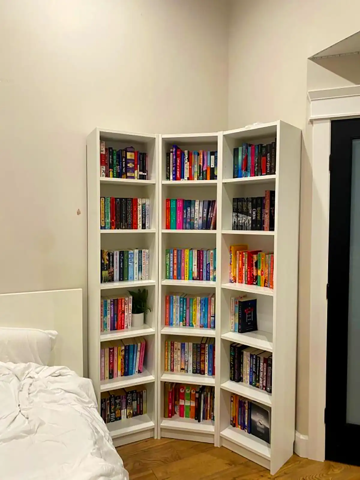 کتابخانه شیک چوبی