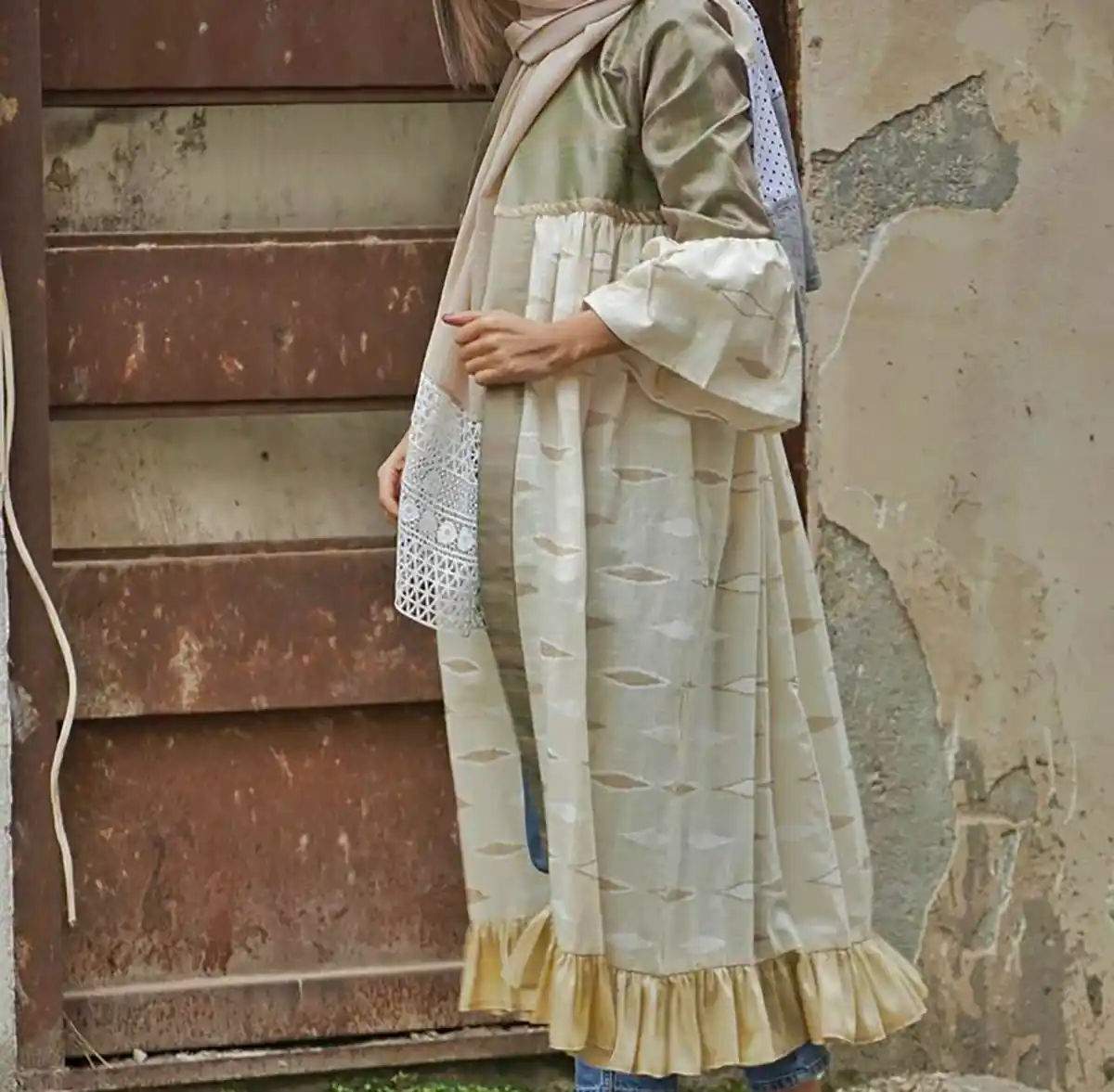 مانتو بلند پایین چین دار شیک