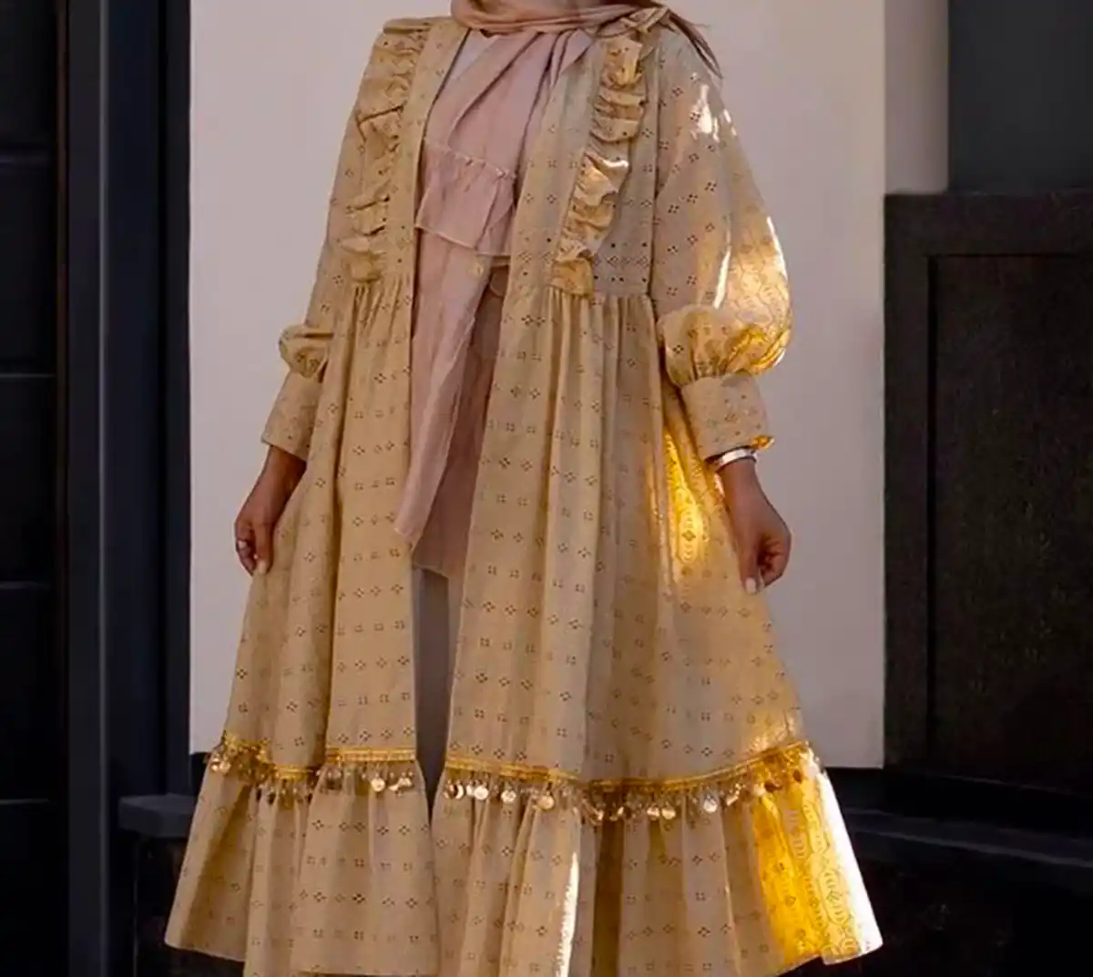 مانتو بلند پایین چین دار شیک