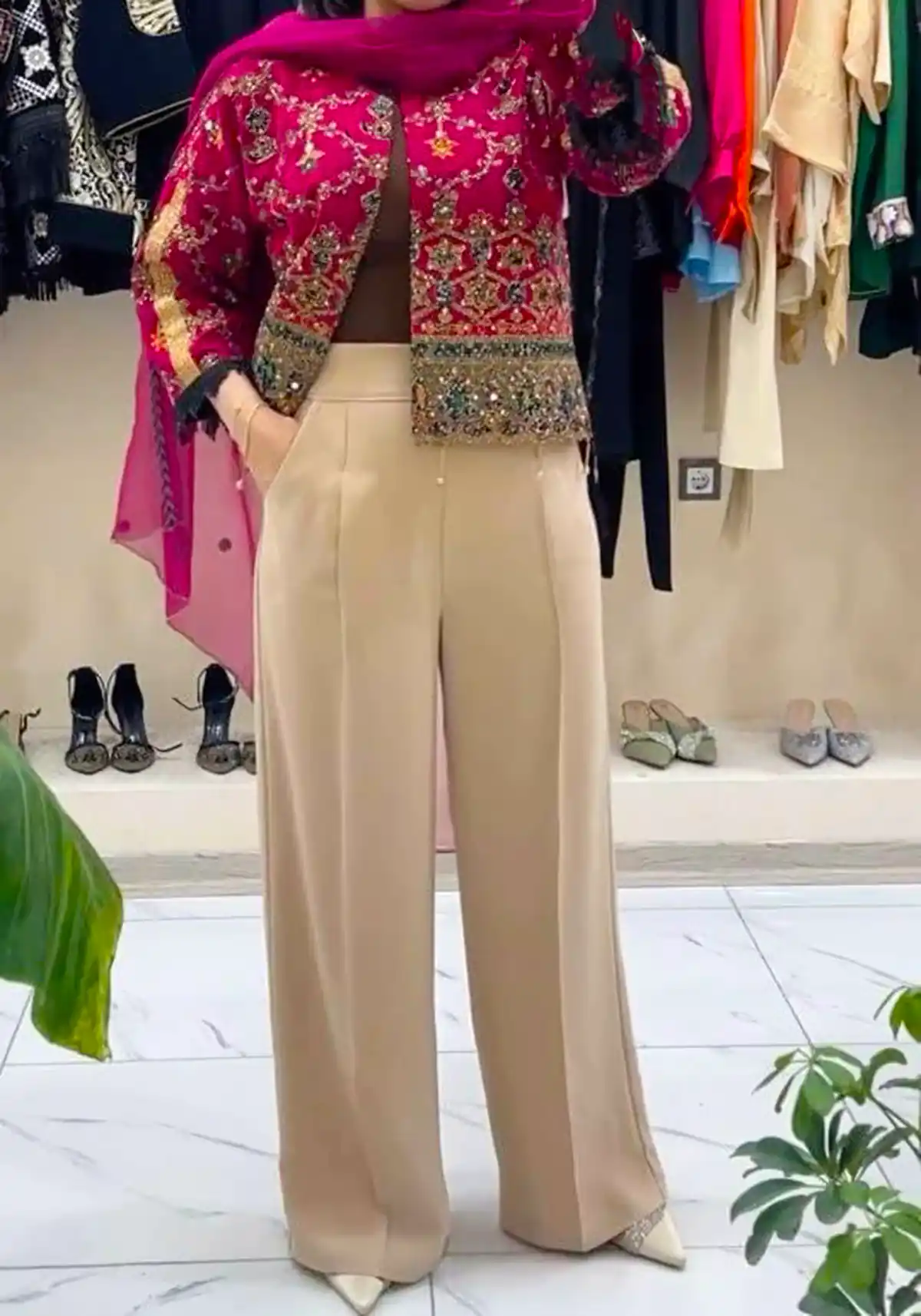 مانتو کوتاه سوزن دوزی زیبا