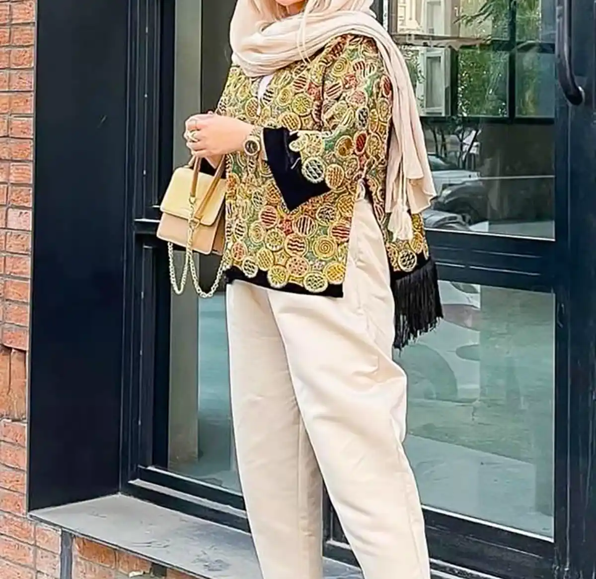 مانتو کوتاه سوزن دوزی زیبا