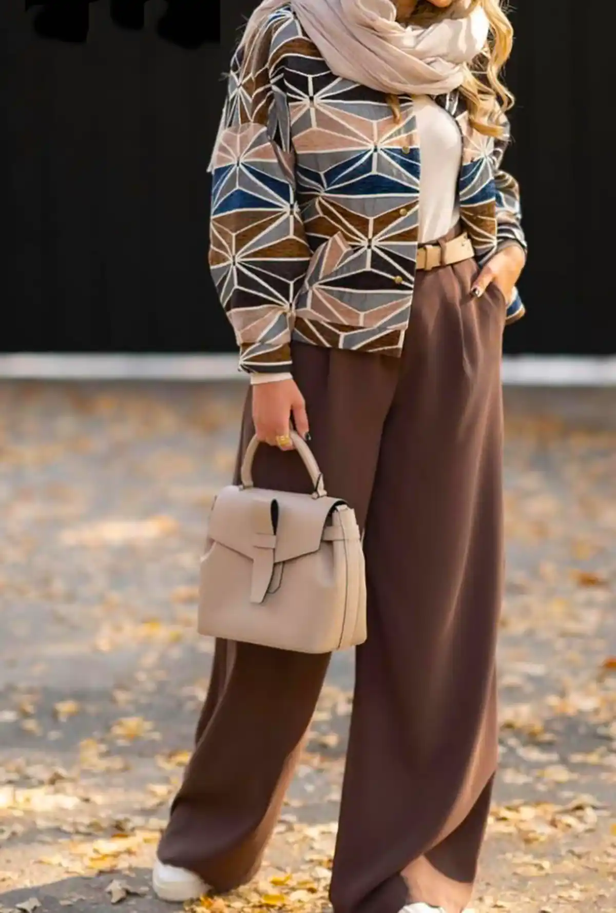 مانتو کوتاه سوزن دوزی زیبا