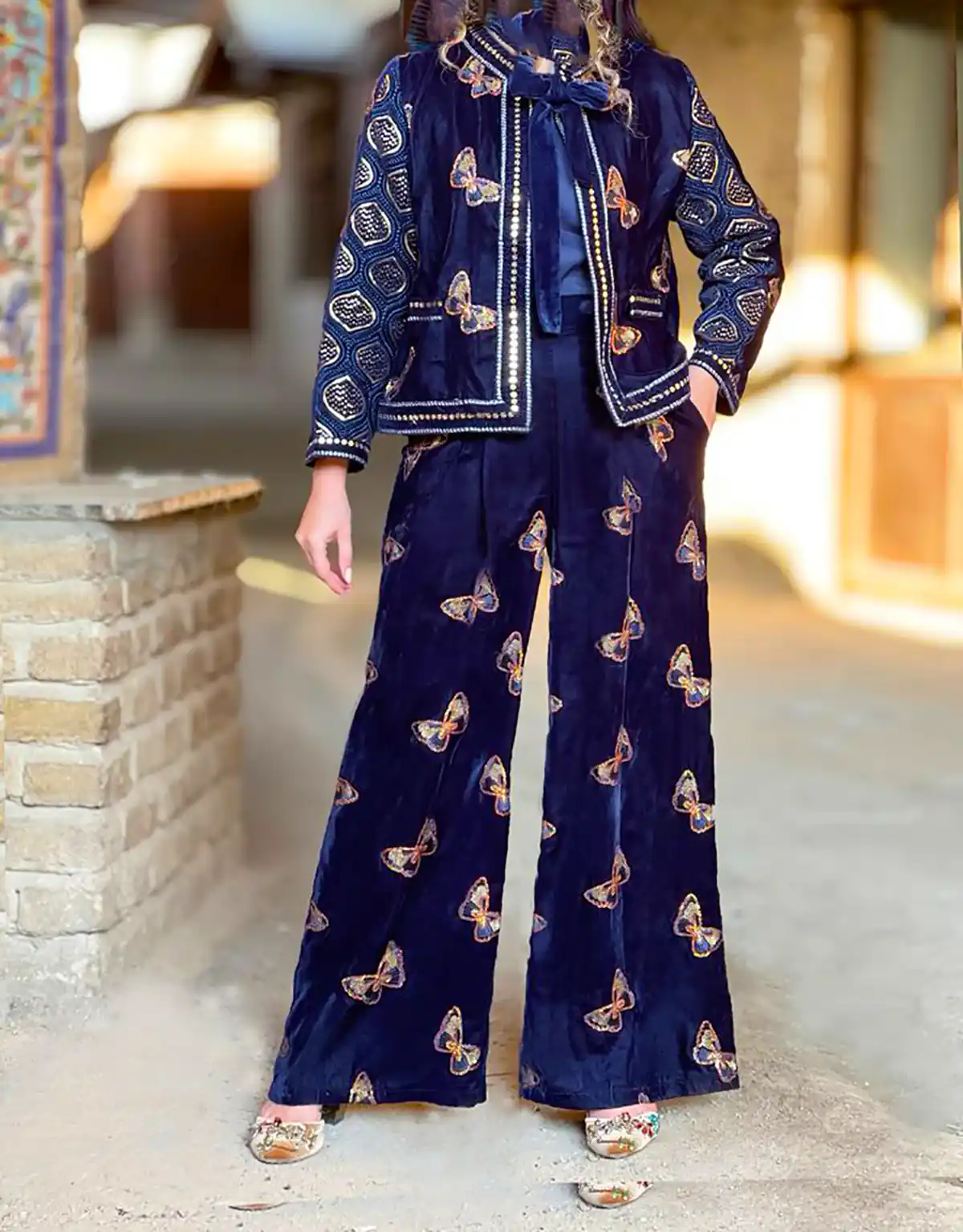 مانتو کوتاه سوزن دوزی زیبا