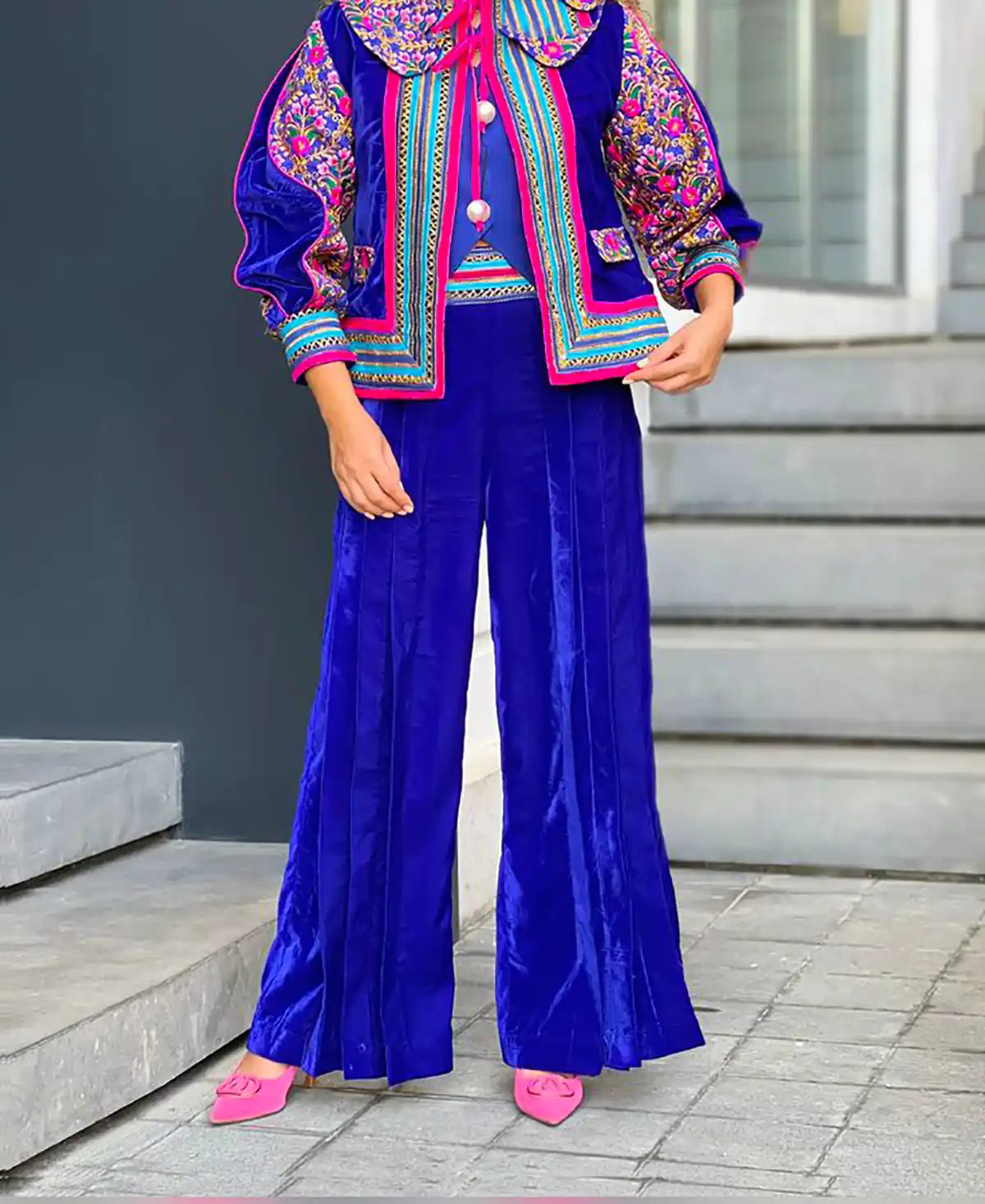 مانتو کوتاه سوزن دوزی زیبا