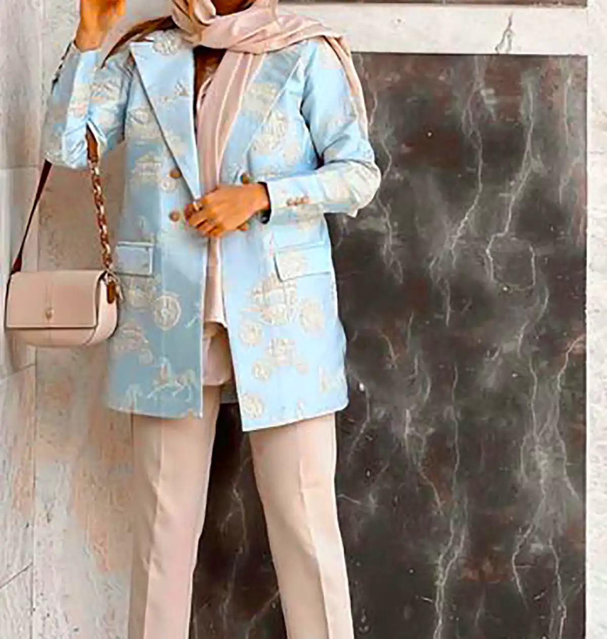 مانتو رنگی ساده و خوش فرم