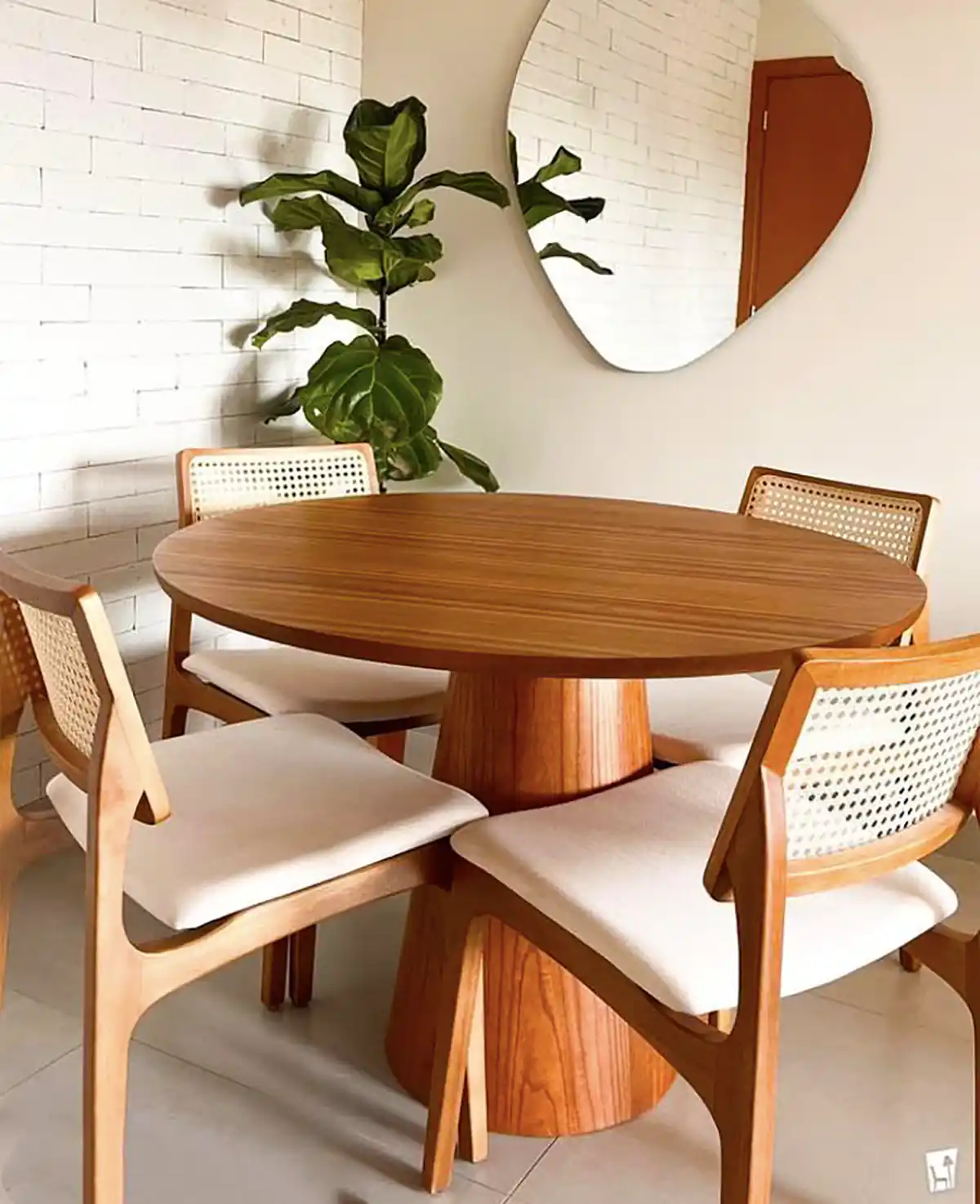 میز غذا خوری کلاسیک