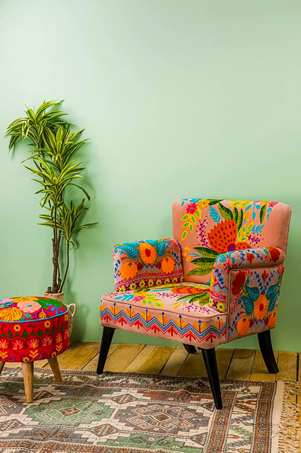 مبل تکی طرحدار