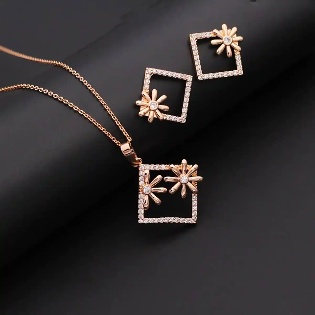 نیم ست باکلاس دخترانه