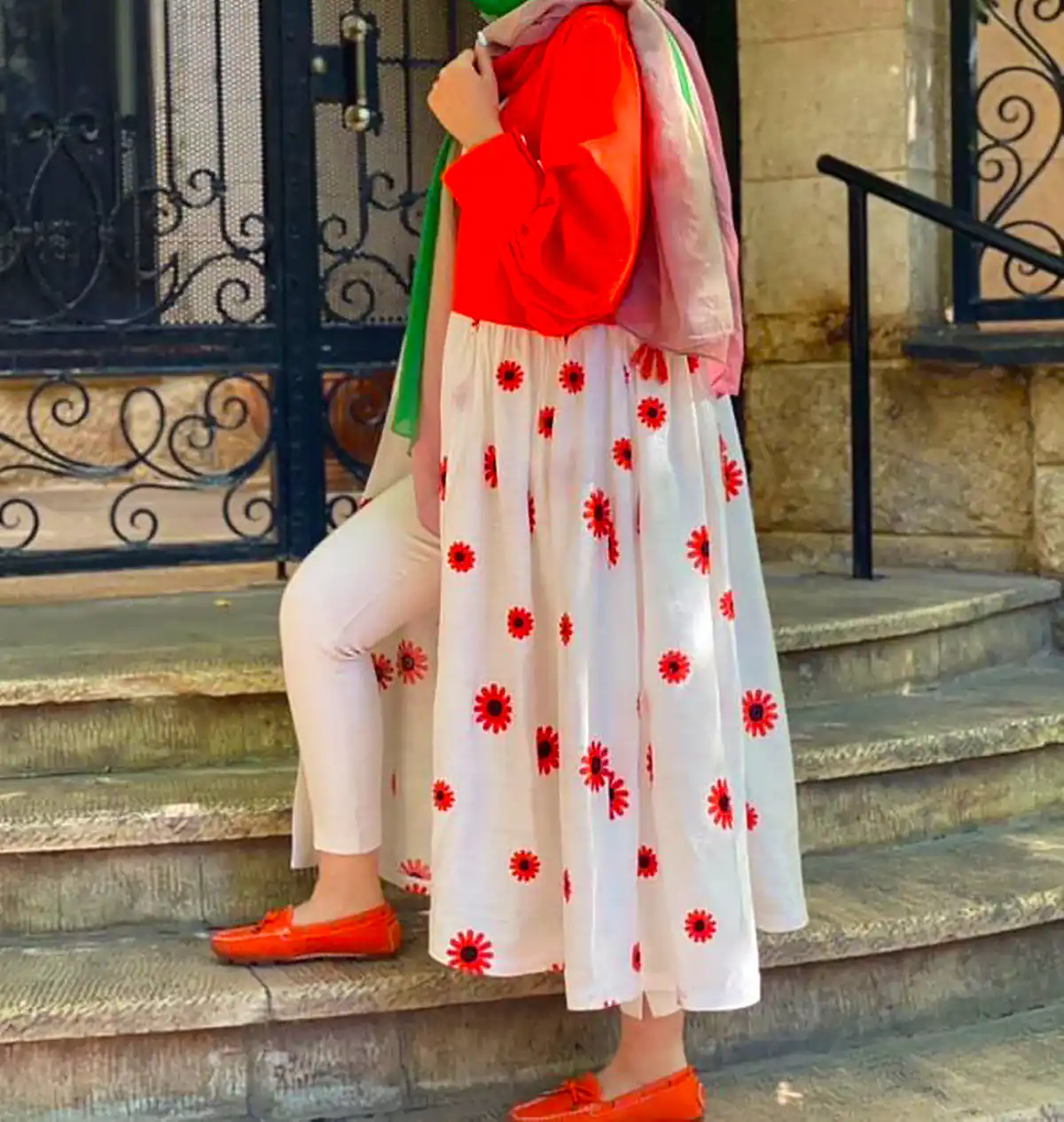 پیراهن طرحدار زمینه سفید